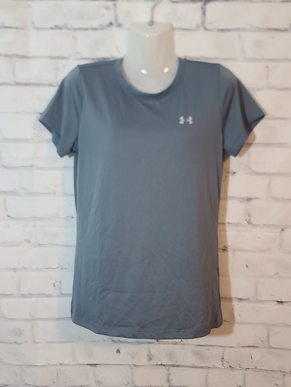 Under Armour Loose Fit Women's Tee Shirt Small